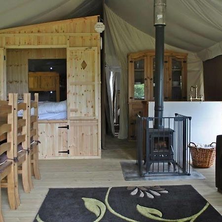Bear Lodge - Glamping Lympne Exterior photo